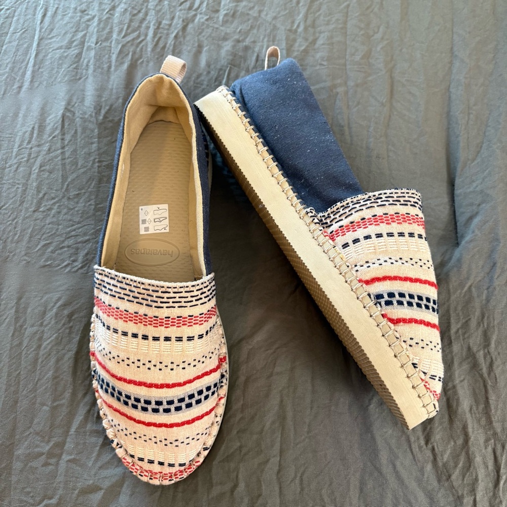 Havaianas Classic Flatform Espadrilles. Size 9.